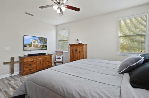 211 Emory Oak Pl, Lathrop CA  95330-8527 exterior
