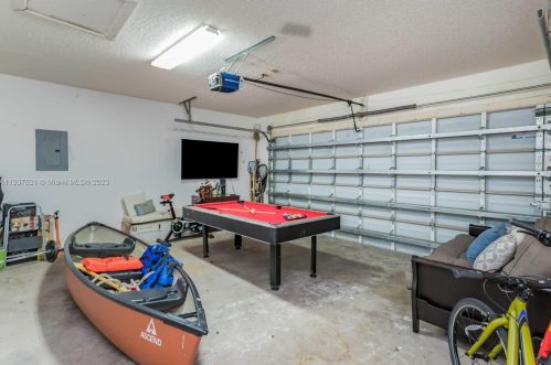 216 9th St, Dania Beach FL  33004-4439 exterior