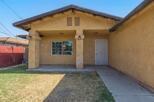 1904 Clarendon St, Bakersfield, CA 93307-1382