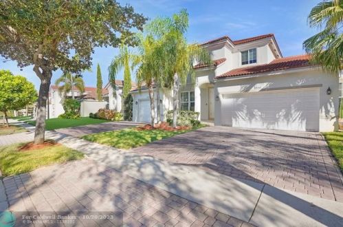 18761 25th Ct, Hollywood, FL 33029-2531