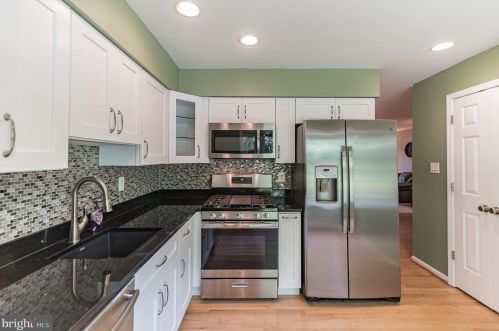 5743 Oakshore Ct, Springfield, VA 22015-2231