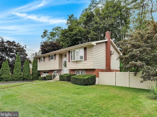 2020 King Ave, Primrose, PA 17901-1916