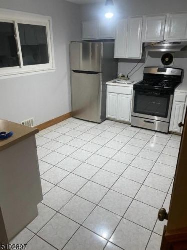 260 Everett Rd, Parsippany NJ  07054-2557 exterior