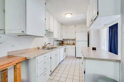 1654 Hickory Ln, Saint Paul, MN 55122-2530