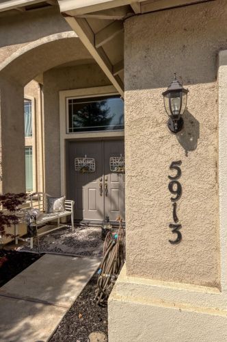 5913 Engstrom Dr, Riverbank, CA 95367-9525