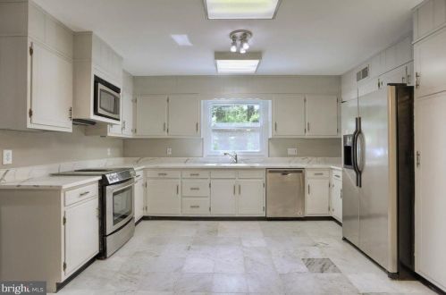 838 Kiehl Dr, Lemoyne PA  17043-1205 exterior