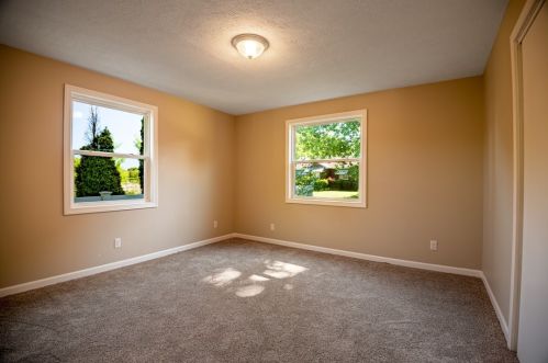 60 Wick Ave, Hermitage PA  16148-1811 exterior