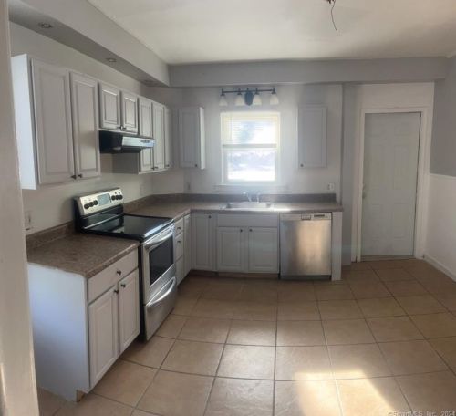 23 Bentley Ave, Norwich CT  06360-6901 exterior