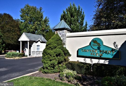 309 Meadow View Ln, Lansdale PA  19446-5932 exterior