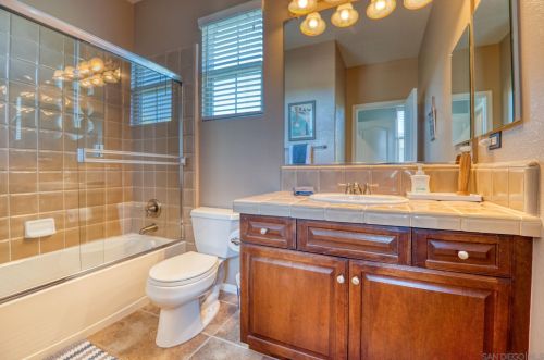 7432 Circulo Sequoia, Carlsbad CA 92009-8467 exterior