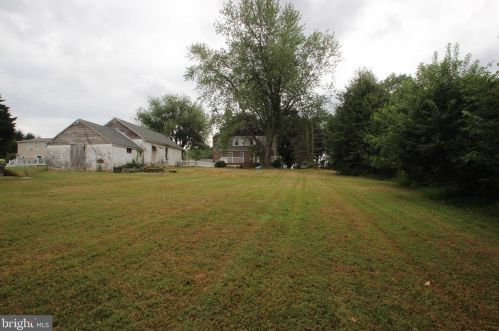 373 Concord Rd, Glen Mills PA  19342-1403 exterior