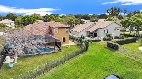 7219 Serrano Ter, Delray Beach FL  33446-2200 exterior