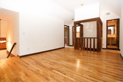 19 Quality St, Oakdale NY  11769-2427 exterior