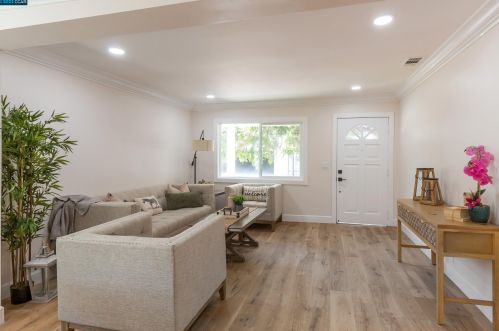 54 Reed St, San Jose CA  95110-2846 exterior