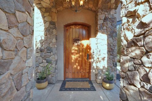 2387 Los Olivos Rd, Santa Rosa CA 95404-2015 exterior