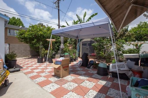 2125 Adriatic Ave, Long Beach CA 90810-3573 exterior