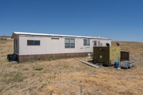 3696 Yosemite Pl, Lake Nacimiento CA  93446-7485 exterior