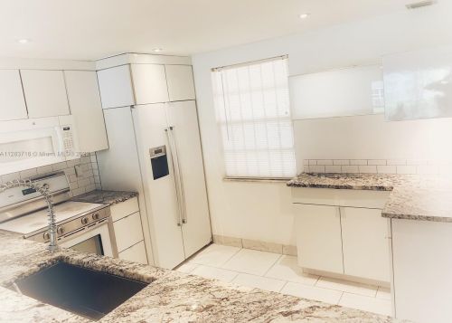 301 3rd St, Dania Beach FL  33004-4098 exterior