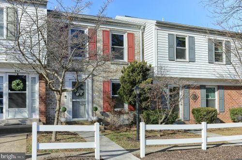 940 Allenview Dr, Navy Sup Dpt, PA 17055-6169