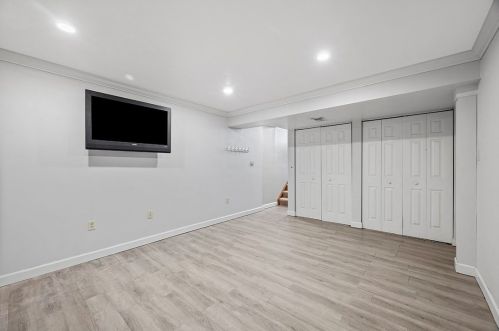 2502 Timberglen Dr, Imperial PA  15126-9282 exterior