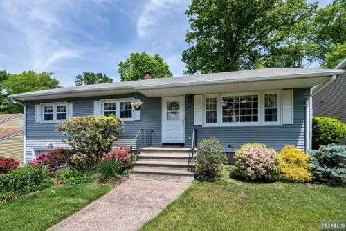 81 Mcnomee St, Oakland NJ  07436-2609 exterior