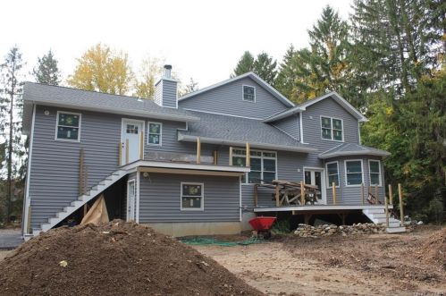 40 Bayard Ln, Airmont, NY 10901-3410