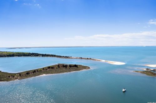 600 Corey Creek Ln, Southold NY  11971-4809 exterior