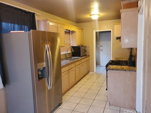 7916 Phlox St, Downey, CA 90241-4506