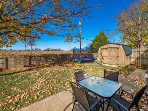 312 Madison Dr, West Jefferson OH  43162-1302 exterior
