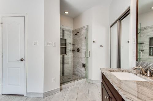2104 Stevenson Ln, Lewisville TX  75028-3739 exterior
