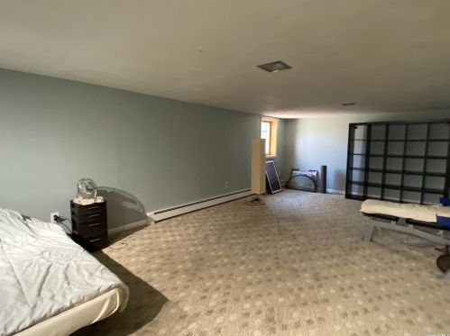 672 Larkfield Rd, Elwood NY  11731-5914 exterior