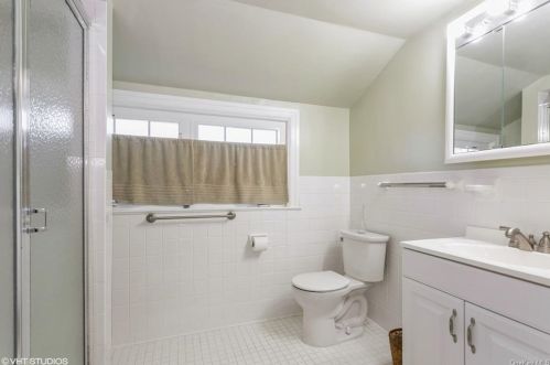 26 Hawthorne Ave, Rye Brook NY  10573-2927 exterior