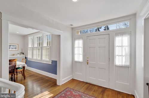 3921 Harrison St, Washington, DC 20015-1937