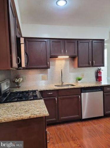 17 Brearly Dr, Erial NJ  08081-4456 exterior