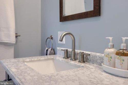 3450 Fishing Crk Vly Rd, Harrisburg PA 17112-9627 exterior