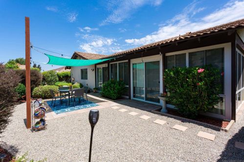 16670 Bernardo Oaks Dr, San Diego CA  92128-2837 exterior