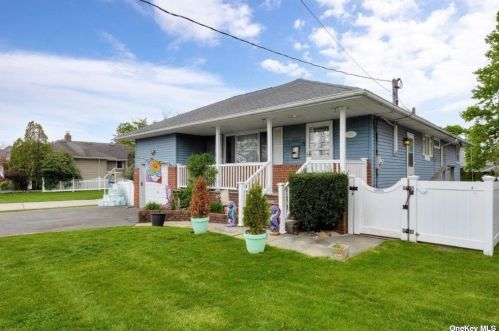 748 Oakfield Ave, North Bellmore, NY 11710-1410
