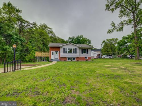 8813 Lagrange St, Lorton VA 22079-1643 exterior