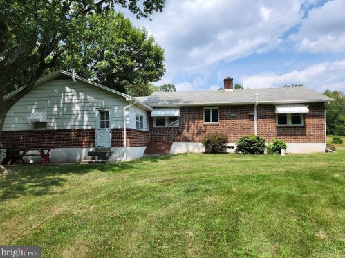 9644 Hamilton Blvd, Breinigsville PA  18031-1722 exterior