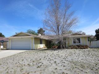 12873 Sierra Creek Rd, Victorville, CA 92395-9138