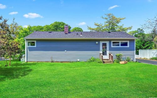 107 Malts Ave, West Islip NY  11795-2507 exterior