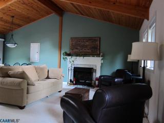 22 Jennings Dr, Bybee, VA 22963-3337