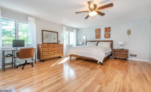 31 Drake Ct, Dover NJ  07869-4851 exterior