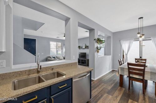 64 Catclaw St, Gilbert AZ 85233-6802 exterior