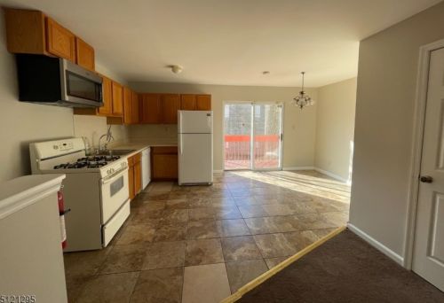 180 Clinton St, East Orange NJ  07018-3040 exterior