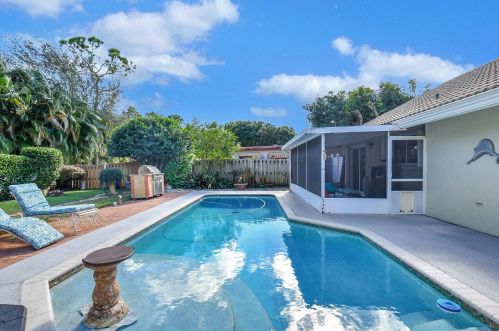 9911 Majestic Way, Boynton Beach FL  33437-3303 exterior