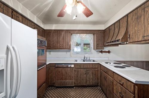 266 Ben Til Dr, Pittsburgh PA  15236-4306 exterior