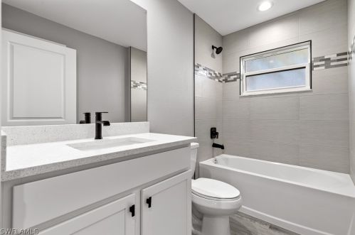 2721 4 Ter, Cape Coral FL  33991-1126 exterior