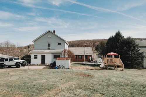10 Upper Clinton St, Rossiter, PA