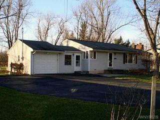 5190 Hillcrest Dr, Clarence, NY 14031-1634